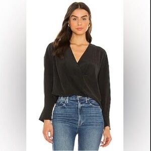 Equipment Natalinne Women's blouse in True Black - Small